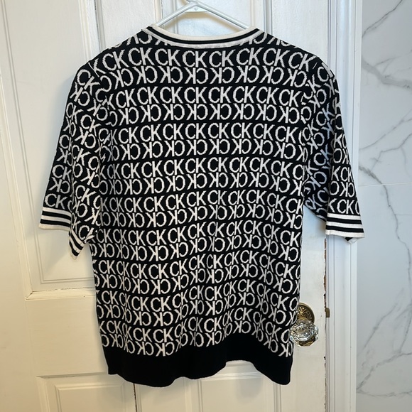 Calvin Klein - Picture 2 of 7